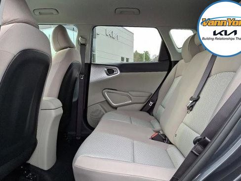 New 2025 Kia Soul LX w/ LX Technology Package image 5