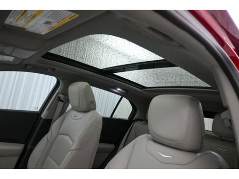 Used 2023 Cadillac XT4 Premium Luxury image 35