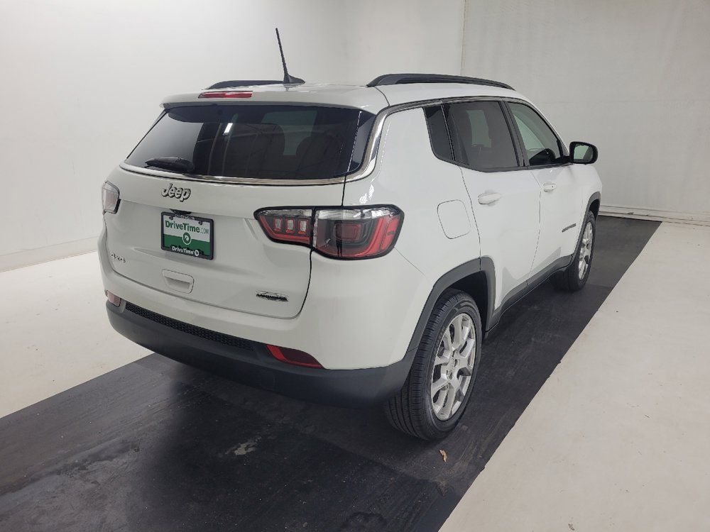 Used 2022 Jeep Compass Latitude w/ Sun and Sound Group AWD/4WD image 9