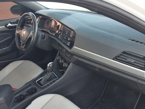 Used 2020 Volkswagen Jetta R-Line w/ R-Line Cold Weather Package image 31