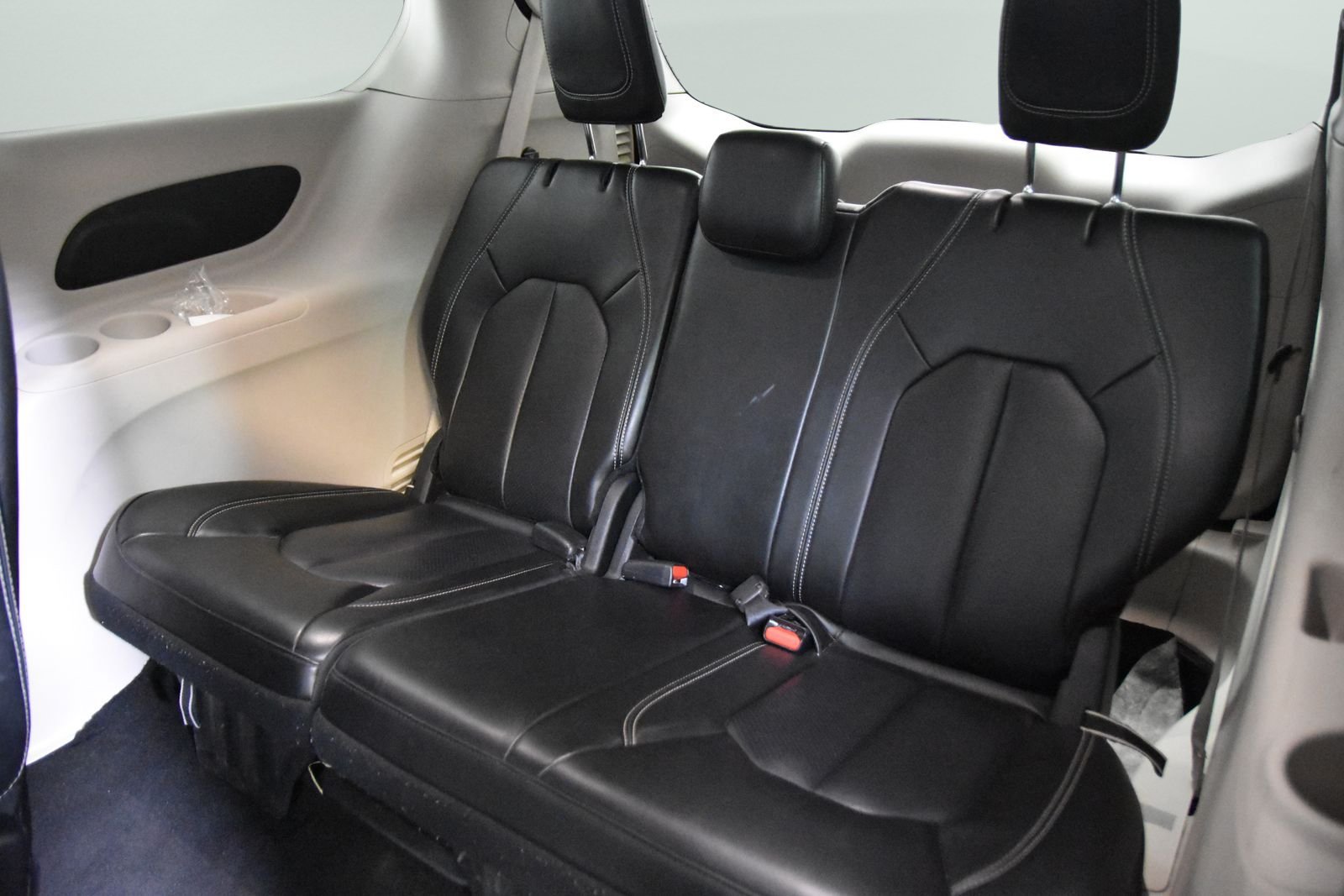 Used 2023 Chrysler Pacifica Touring-L FWD image 31
