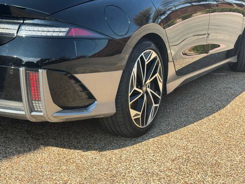 Used 2023 Hyundai Ioniq 6 SEL image 4