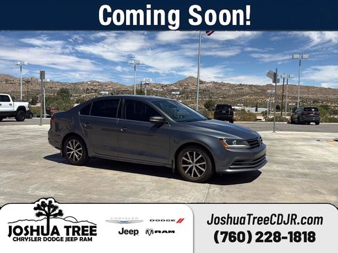 Used 2017 Volkswagen Jetta SE FWD image 1