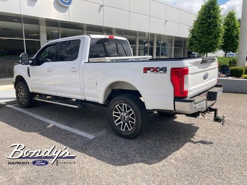 Used 2019 Ford F250 Lariat w/ Lariat Value Package AWD/4WD image 3