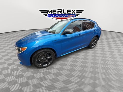 Used 2023 Alfa Romeo Stelvio Estrema AWD/4WD image 4