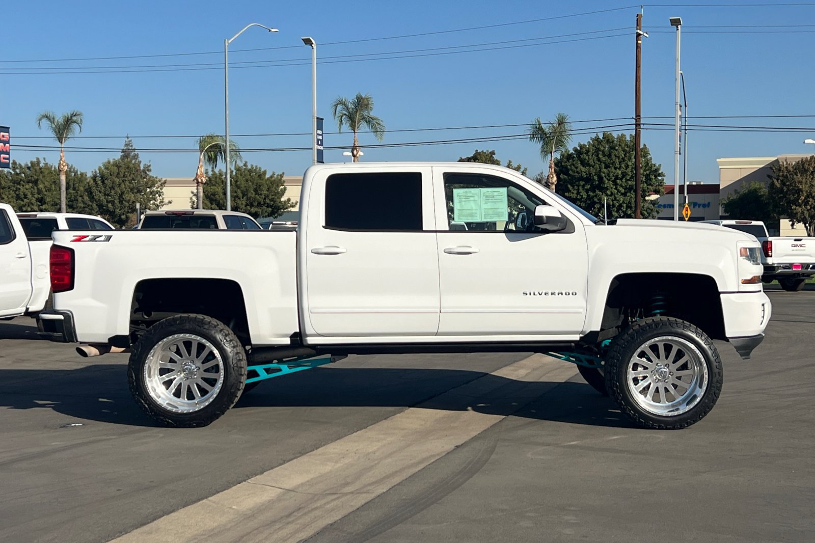 Used 2018 Chevrolet Silverado 1500 LT w/ All Star Edition AWD/4WD image 3