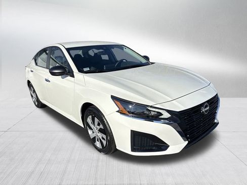 New 2025 Nissan Altima 2.5 S image 3