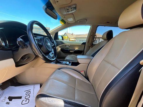 Used 2016 Kia Sedona SX FWD image 27