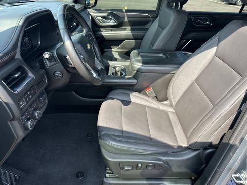 Certified 2023 Chevrolet Suburban LT w/ Luxury Package AWD/4WD image 19