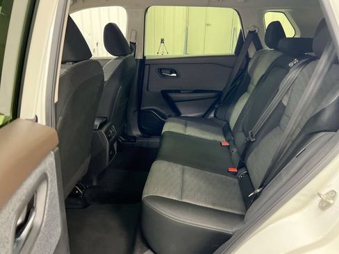 Used 2023 Nissan Rogue SV FWD image 22