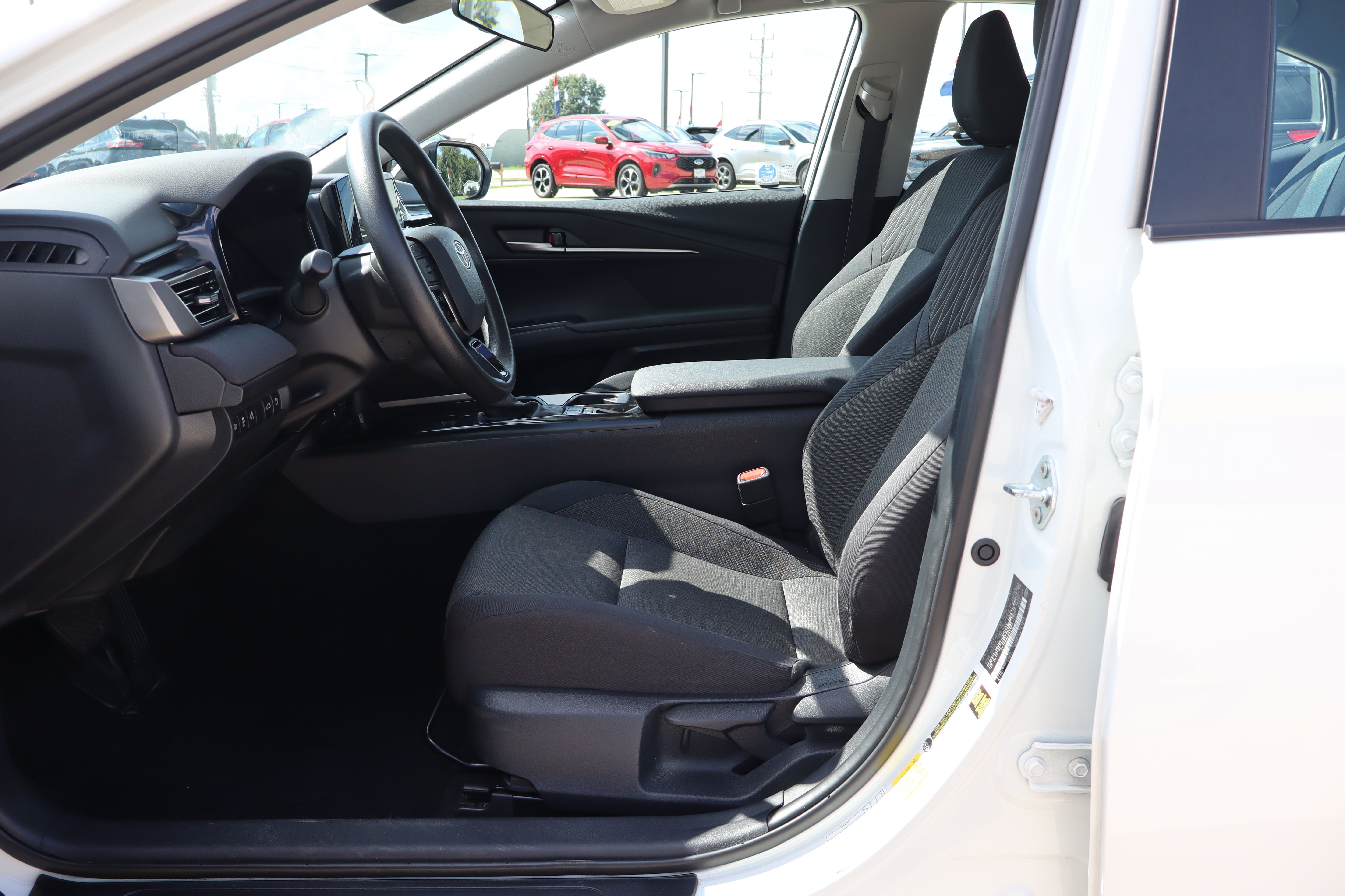 Used 2025 Toyota Camry LE FWD image 9