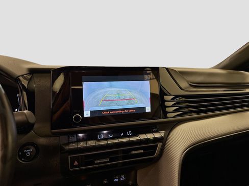 Used 2026 Toyota Camry SE FWD image 13