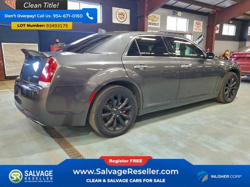 Used 2019 Chrysler 300 Limited AWD/4WD image 4