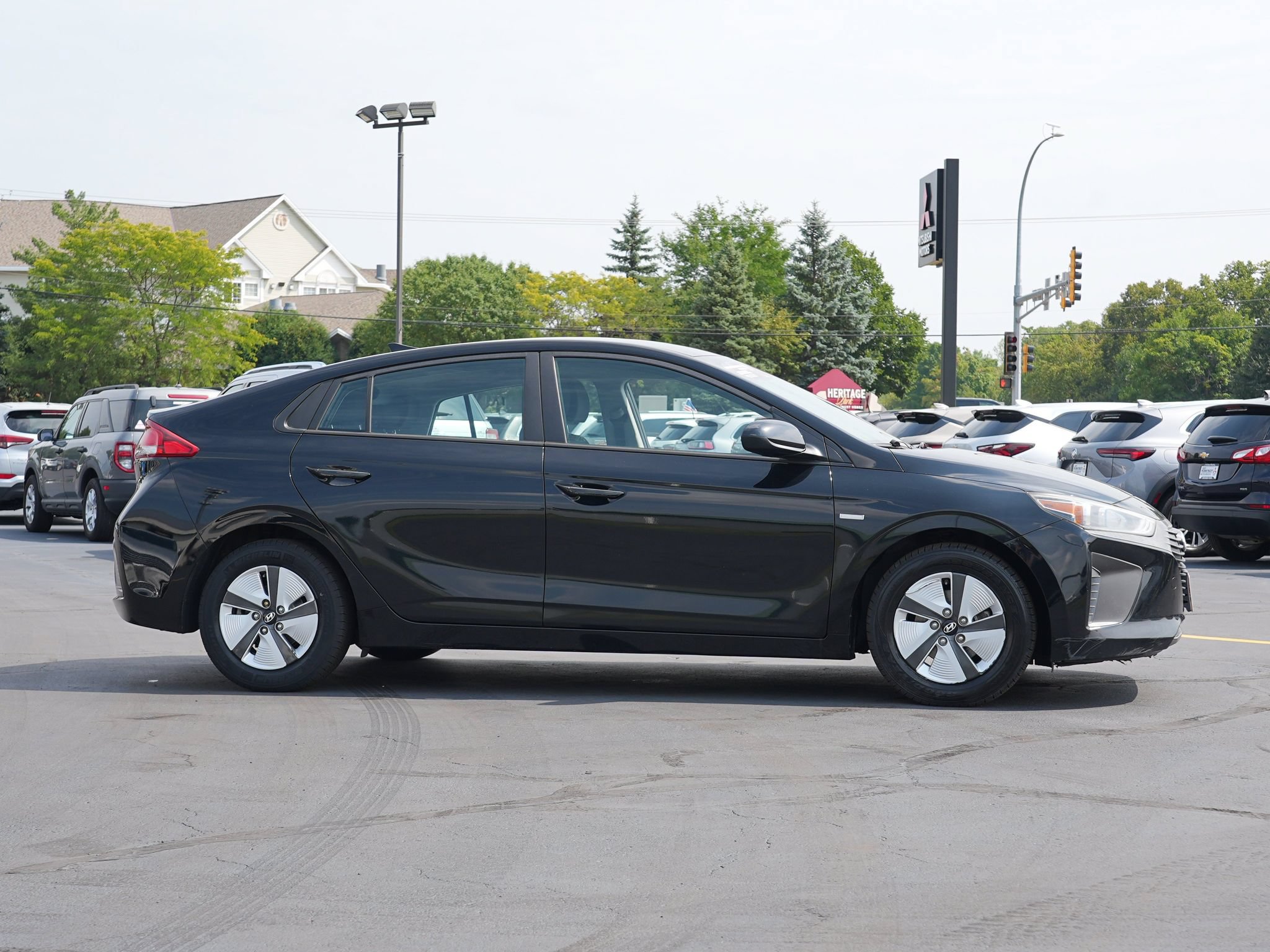 Used 2018 Hyundai Ioniq Blue FWD image 2
