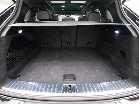 Used 2025 Porsche Cayenne AWD/4WD image 37