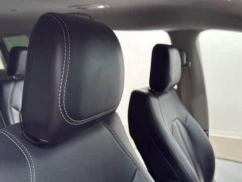 Used 2024 Chrysler Pacifica Touring-L image 20