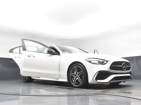 Used 2022 Mercedes-Benz C 300 4MATIC Sedan w/ AMG Line w/ Night Package image 31