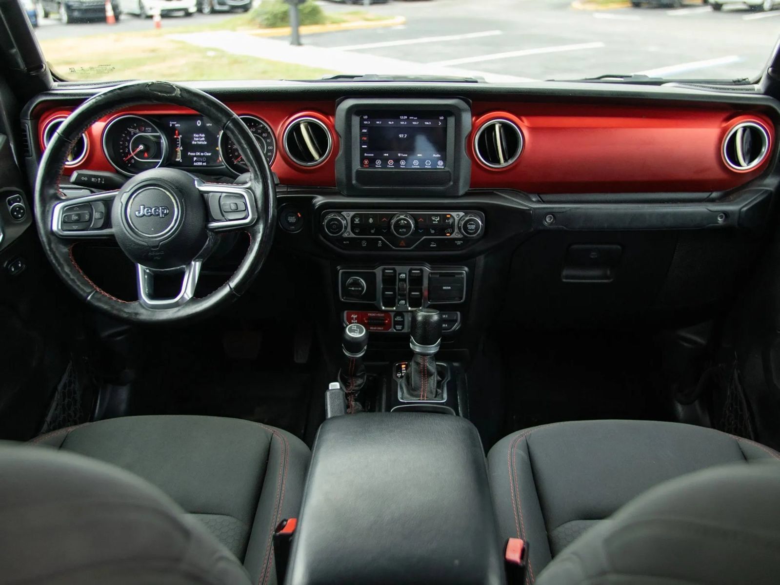 Used 2021 Jeep Gladiator Rubicon w/ Cold Weather Group AWD/4WD image 30