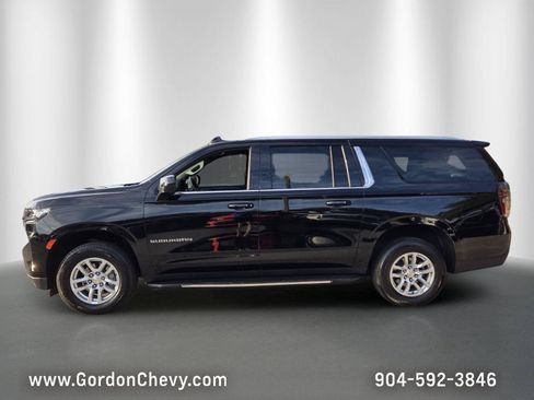Certified 2024 Chevrolet Suburban LT AWD/4WD image 2