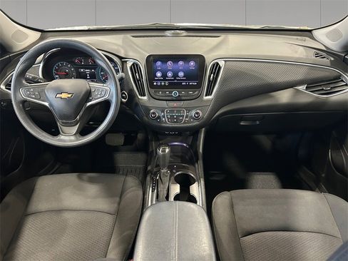Used 2019 Chevrolet Malibu LT image 12