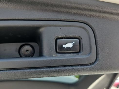Used 2016 Honda Pilot Touring image 26