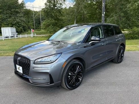 Used 2023 Lincoln Corsair AWD w/ Equipment Group 101A image 2