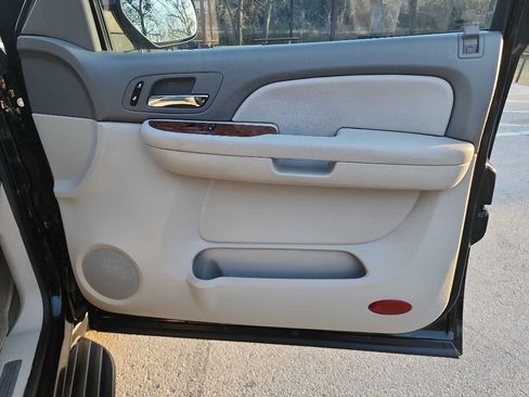 Used 2007 Chevrolet Suburban LTZ w/ LTZ Preferred Equipment Group image 36