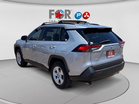 Used 2019 Toyota RAV4 XLE w/ Convenience Package AWD/4WD image 3