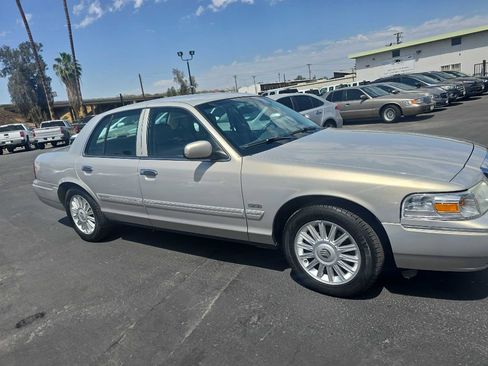 Used 2010 Mercury Grand Marquis LS RWD image 4