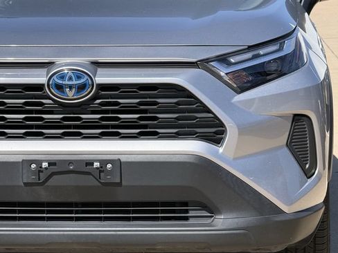 Used 2023 Toyota RAV4 LE AWD/4WD image 9