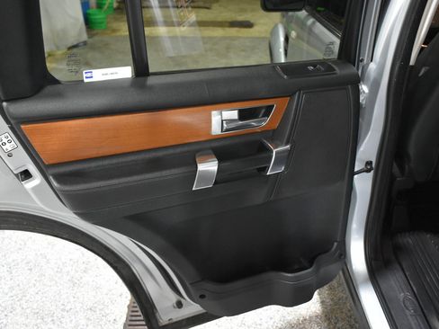 Used 2010 Land Rover LR4 HSE image 35