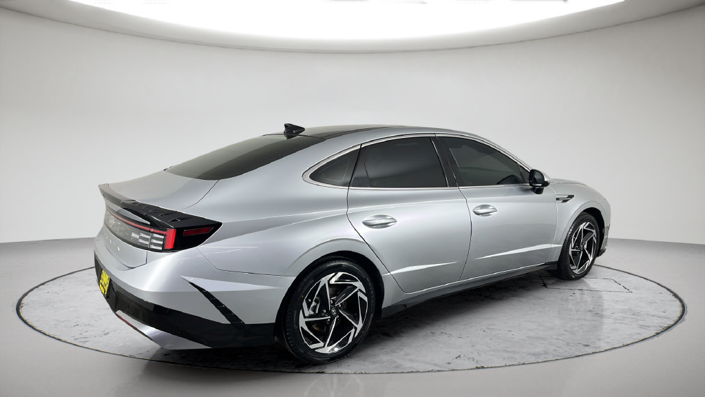 Used 2025 Hyundai Sonata SEL FWD image 7