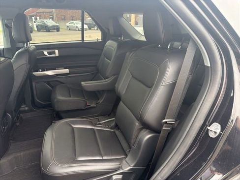 Used 2024 Ford Explorer XLT w/ Equipment Group 202A AWD/4WD image 9