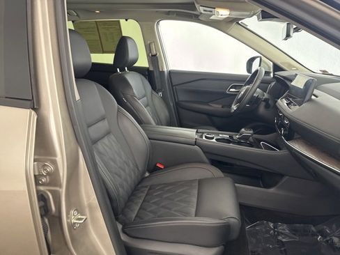 Certified 2024 Nissan Rogue Platinum w/ Platinum Premium Package image 20