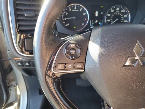 Used 2020 Mitsubishi Outlander SEL image 17