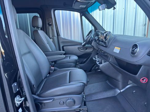 Used 2023 Mercedes-Benz Sprinter 2500 w/ Parking Package image 15