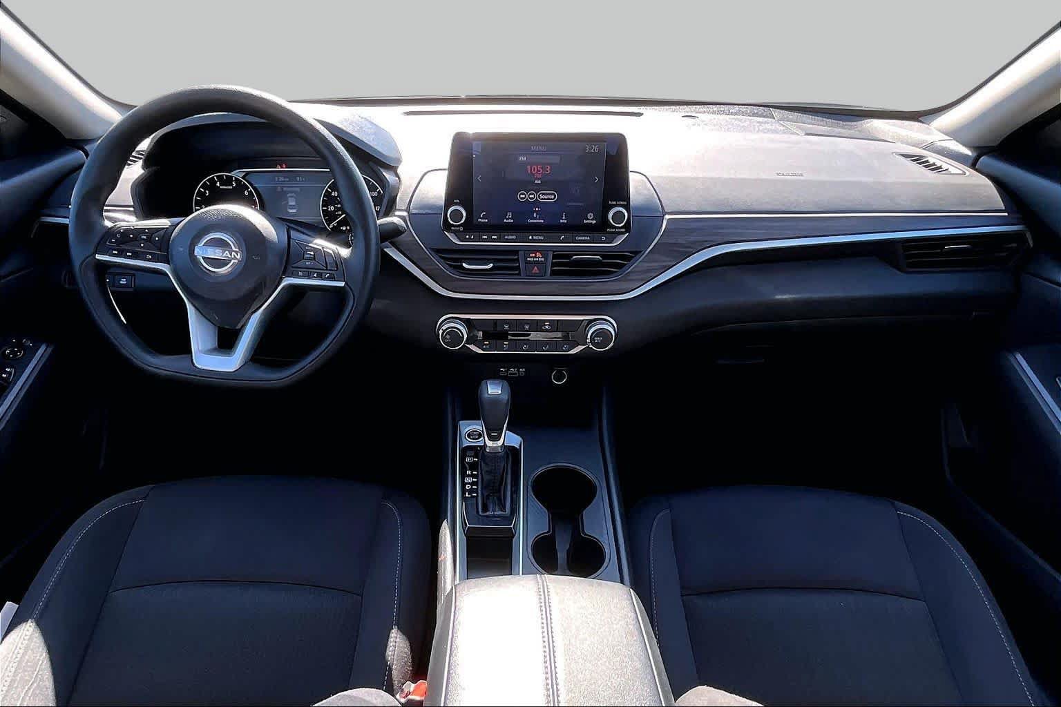 Used 2025 Nissan Altima 2.5 SV FWD image 16