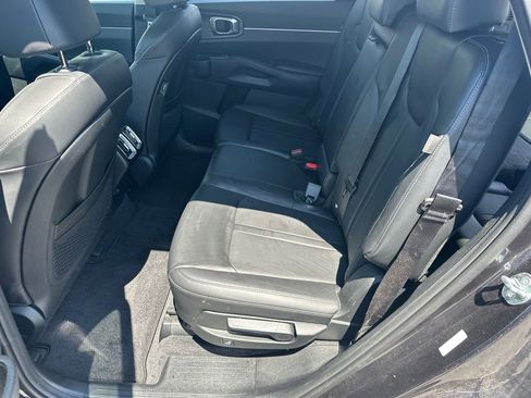 Certified 2025 Kia Sorento S w/ Panoramic Sunroof Package FWD image 20