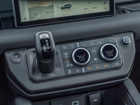 Used 2023 Land Rover Defender 90 X-Dynamic SE image 25