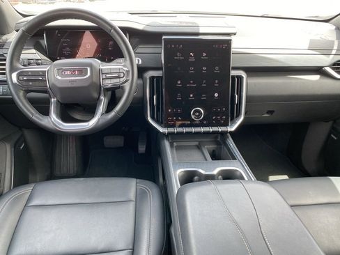 Used 2024 GMC Acadia Elevation image 8