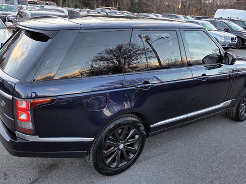 Used 2017 Land Rover Range Rover HSE image 14