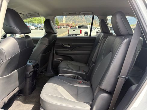 Used 2026 Toyota Grand Highlander AWD image 25