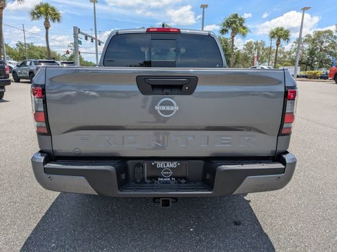 Certified 2025 Nissan Frontier SV w/ SV Convenience Package RWD image 5