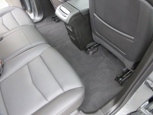 Used 2025 Cadillac XT6 Sport w/ Technology Package image 25