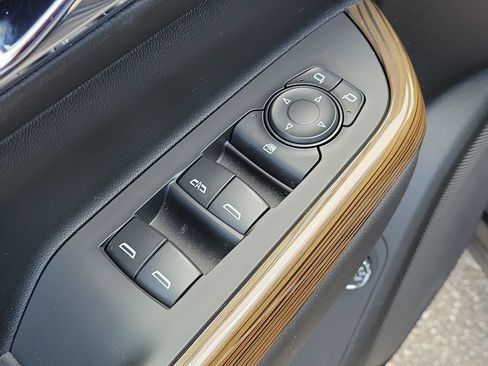 Used 2021 GMC Acadia SLE w/ Driver Convenience Package FWD image 20