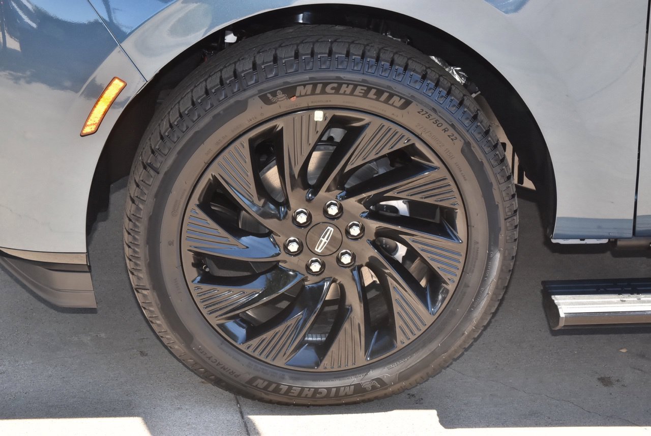 New 2027 Lincoln Navigator Reserve w/ Jet Appearance Package AWD/4WD image 43