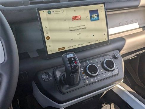 Used 2025 Land Rover Defender 110 X-Dynamic SE image 12