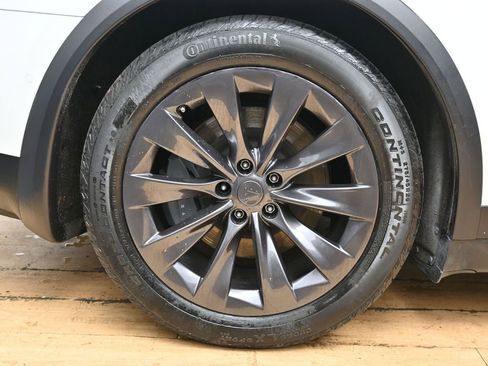 Used 2019 Tesla Model X Long Range image 11