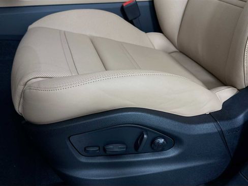 New 2026 Porsche Cayenne S image 13