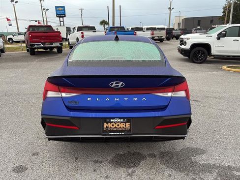Used 2025 Hyundai Elantra Sport image 6